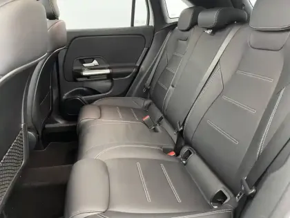 Photo 15 Mercedes GLA  250 e 8G-DCT