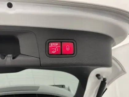 Photo 29 Mercedes GLA  250 e 8G-DCT