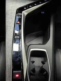 Photo 4 Peugeot 3008  Hybrid 145 e-DCS6