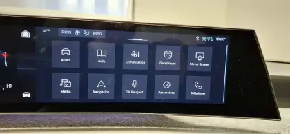 Photo 26 Peugeot 3008  Hybrid 145 e-DCS6