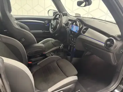 Photo 15 Mini Mini Cabriolet John Cooper Works 231 ch BVA8