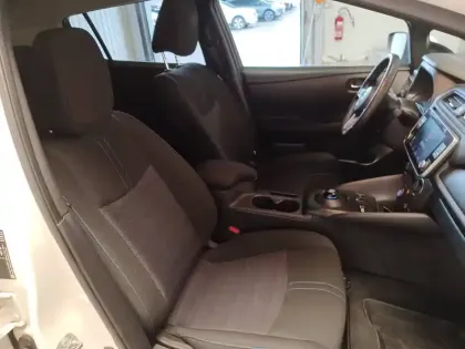 Photo 13 Nissan Leaf  Electrique 62kWh