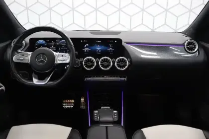 Photo 8 Mercedes GLA  200 d 8G-DCT