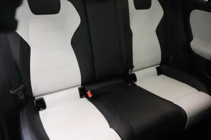 Photo 11 Mercedes GLA  200 d 8G-DCT