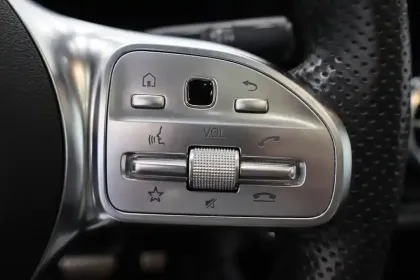 Photo 32 Mercedes GLA  200 d 8G-DCT