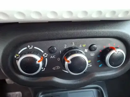 Photo 29 Renault Twingo  III TCe 95