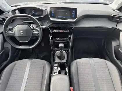 Photo 7 Peugeot 2008  PureTech 130 S&S BVM6