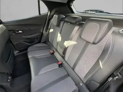 Photo 11 Peugeot 2008  PureTech 130 S&S BVM6