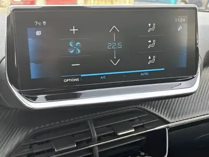 Photo 14 Peugeot 2008  PureTech 130 S&S BVM6