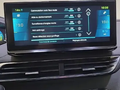 Photo 40 Peugeot 3008  Hybrid 225 e-EAT8