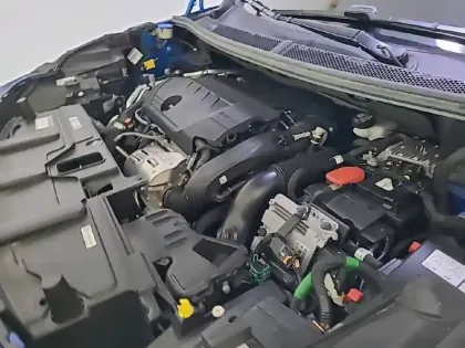 Photo 34 Peugeot 3008  Hybrid 225 e-EAT8