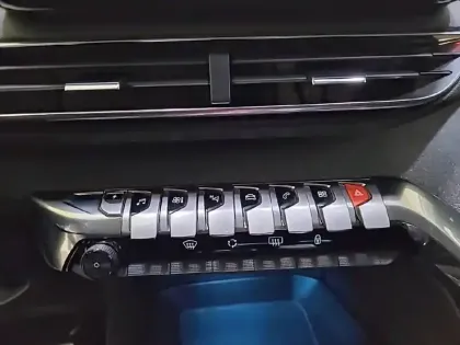 Photo 44 Peugeot 3008  Hybrid 225 e-EAT8