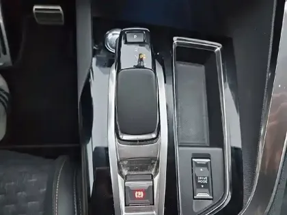 Photo 13 Peugeot 3008  Hybrid 225 e-EAT8