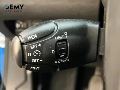 Photo 11 Peugeot 2008  BlueHDi 100 S&S BVM6