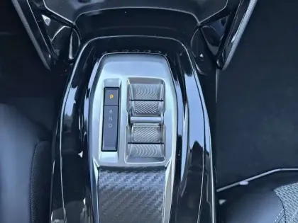 Photo 33 Peugeot 208  Hybrid 110 e-DCS6