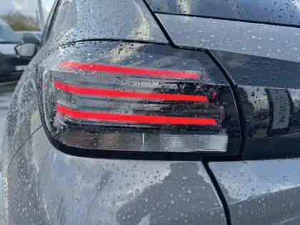 Photo 56 Peugeot 208  Hybrid 110 e-DCS6