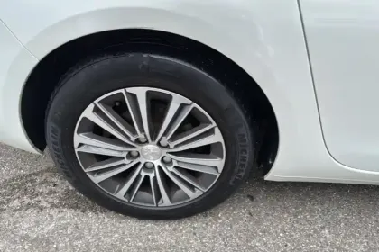 Photo 14 Peugeot 308  SW PureTech 130ch S&S EAT8