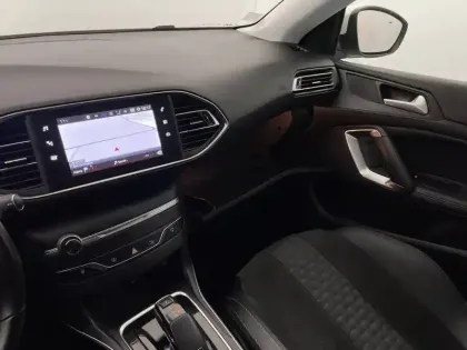 Photo 49 Peugeot 308  SW PureTech 130ch S&S EAT8