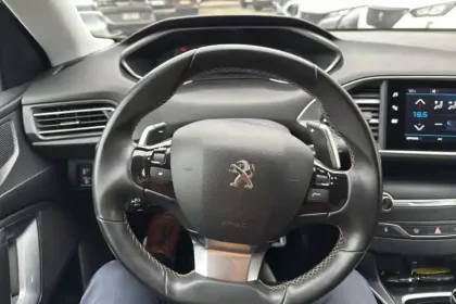 Photo 17 Peugeot 308  SW PureTech 130ch S&S EAT8