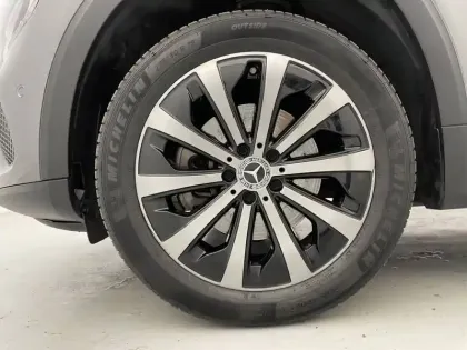 Photo 18 Mercedes GLB  200 d 8G-DCT