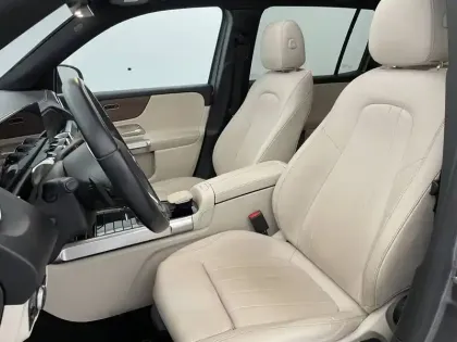 Photo 14 Mercedes GLB  200 d 8G-DCT