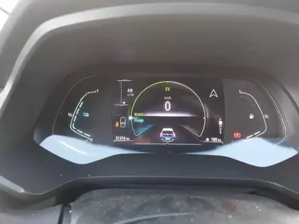 Photo 6 Renault Captur  E-Tech full hybrid 145