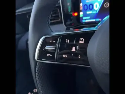 Photo 17 Renault 4 Renault  E-Tech Electrique 150 ch autonomie confort