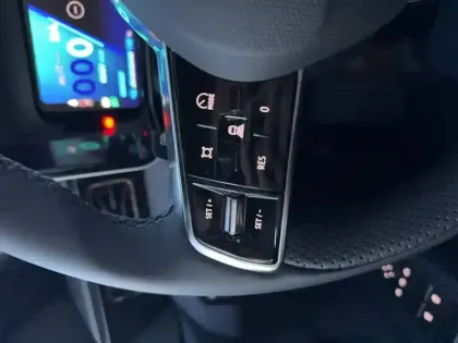 Photo 10 Renault 4 Renault  E-Tech Electrique 150 ch autonomie confort