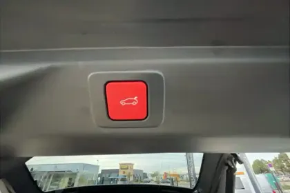 Photo 12 Peugeot 3008  Electrique 325 ch 4x4 73 kWh