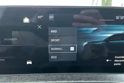 Photo 26 Peugeot 3008  Electrique 325 ch 4x4 73 kWh