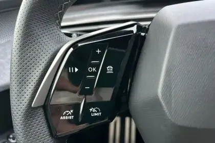 Photo 23 Peugeot 3008  Electrique 325 ch 4x4 73 kWh