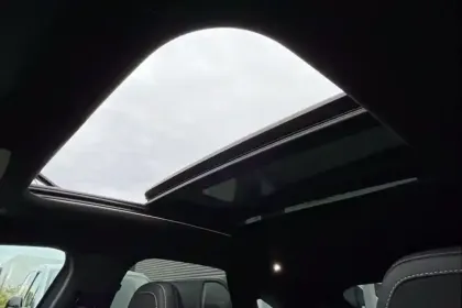 Photo 16 Peugeot 3008  Electrique 325 ch 4x4 73 kWh