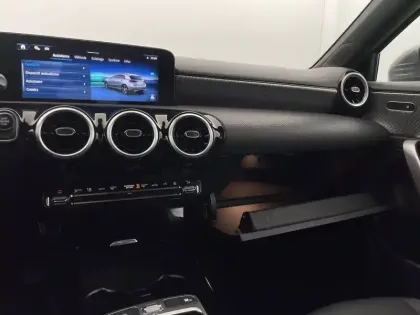 Photo 27 Mercedes Classe A  250 e 8G-DCT