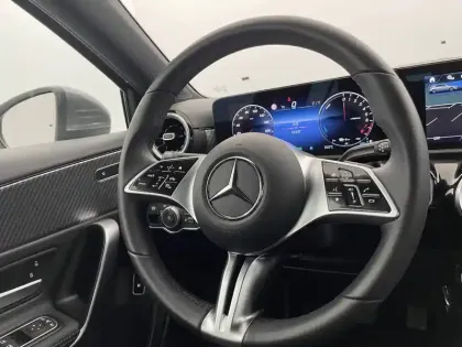 Photo 25 Mercedes Classe A  250 e 8G-DCT