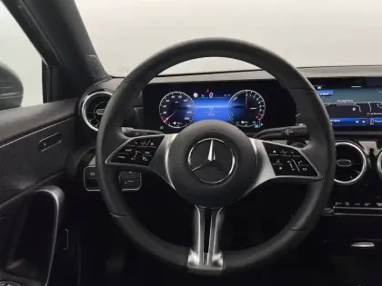 Photo 22 Mercedes Classe A  250 e 8G-DCT
