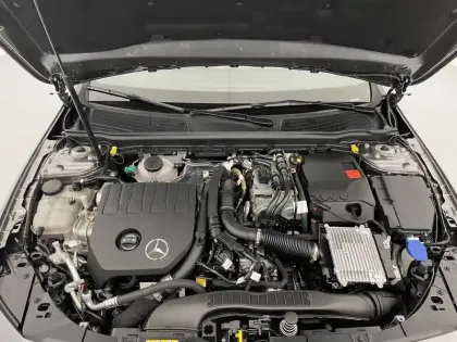 Photo 19 Mercedes Classe A  250 e 8G-DCT