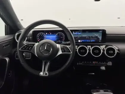 Photo 21 Mercedes Classe A  250 e 8G-DCT