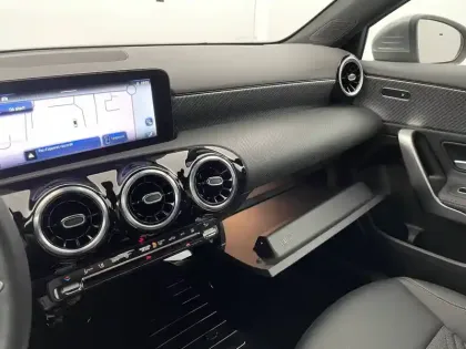 Photo 30 Mercedes Classe A  250 e 8G-DCT