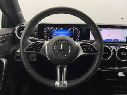 Photo 22 Mercedes Classe A  250 e 8G-DCT