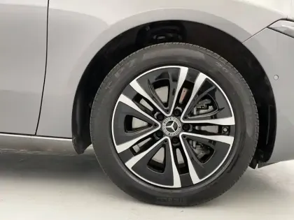 Photo 12 Mercedes Classe A  250 e 8G-DCT