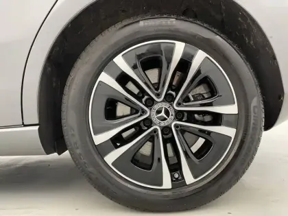 Photo 16 Mercedes Classe A  250 e 8G-DCT