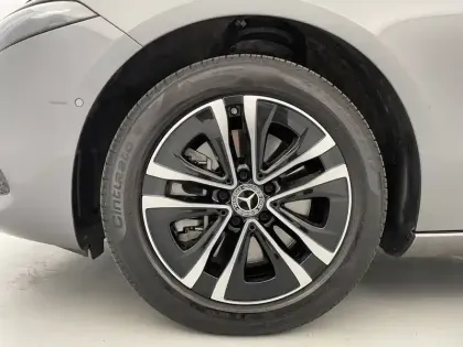 Photo 17 Mercedes Classe A  250 e 8G-DCT