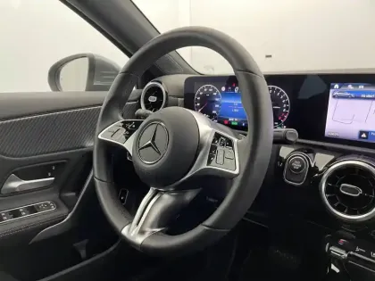 Photo 23 Mercedes Classe A  250 e 8G-DCT