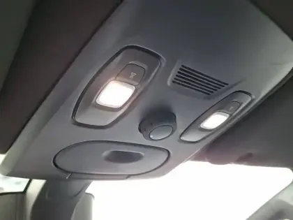 Photo 44 Renault Scenic  TCe 140 FAP EDC - 21