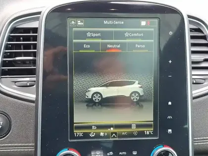 Photo 58 Renault Scenic  TCe 140 FAP EDC - 21