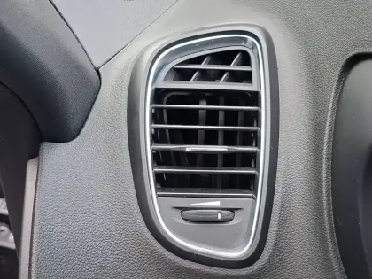 Photo 42 Renault Scenic  TCe 140 FAP EDC - 21