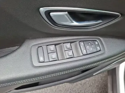 Photo 33 Renault Scenic  TCe 140 FAP EDC - 21