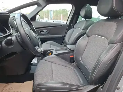 Photo 34 Renault Scenic  TCe 140 FAP EDC - 21