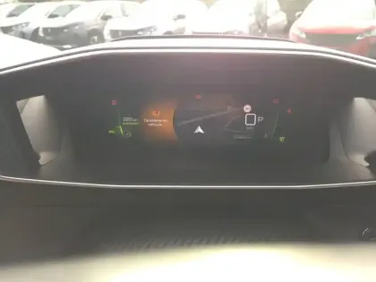 Photo 16 Peugeot 2008  BlueHDi 130 S&S EAT8