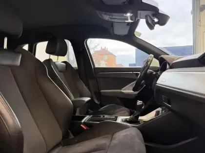 Photo 31 Audi Q3  35 TDI 150 ch S tronic 7